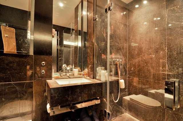  Image of Flat to rent in Pan Peninsula Square London E14 at West Tower  Canary Wharf, E14 9HG