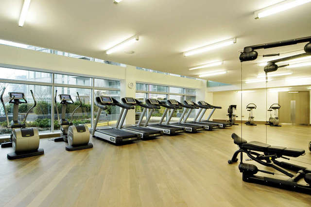 Image of Flat to rent in Pan Peninsula Square London E14 at West Tower  Canary Wharf, E14 9HG