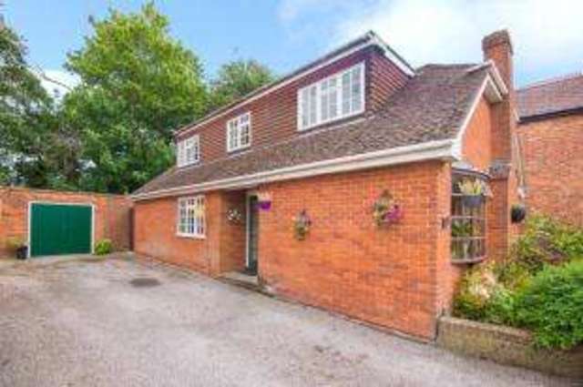  Image of 3 bedroom Bungalow for sale in Park Lane Harefield Uxbridge UB9 at Harefield Uxbridge Harefield, UB9 6BJ