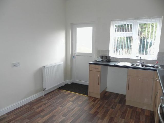  Image of 3 bedroom Terraced house to rent in Park Street Kidderminster DY11 at Park Street  Kidderminster, DY11 6TN