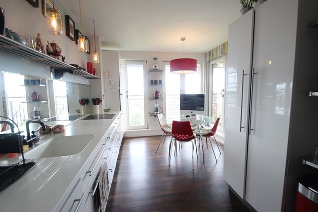  Image of 3 bedroom Flat to rent in Partickhill Road Glasgow G11 at Hyndland Glasgow Glasgow, G11 5AB