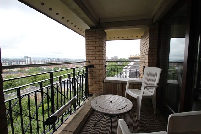 Image of 3 bedroom Flat to rent in Partickhill Road Glasgow G11 at Hyndland Glasgow Glasgow, G11 5AB