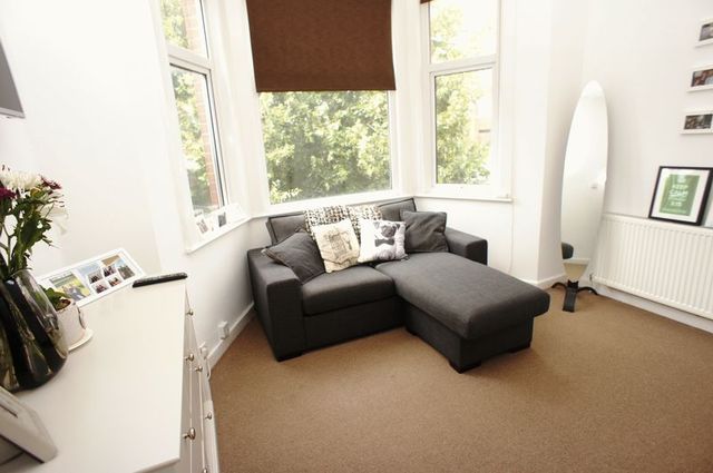  Image of 2 bedroom Flat for sale in Pembury Road Westcliff-on-Sea SS0 at Pembury Road  Westcliff-On-Sea, SS0 8DS