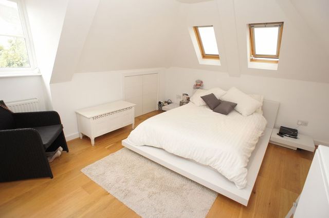 Image of 2 bedroom Flat for sale in Pembury Road Westcliff-on-Sea SS0 at Pembury Road  Westcliff-On-Sea, SS0 8DS