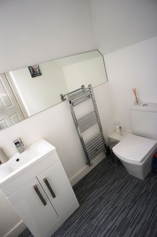  Image of 2 bedroom Flat for sale in Pembury Road Westcliff-on-Sea SS0 at Pembury Road  Westcliff-On-Sea, SS0 8DS