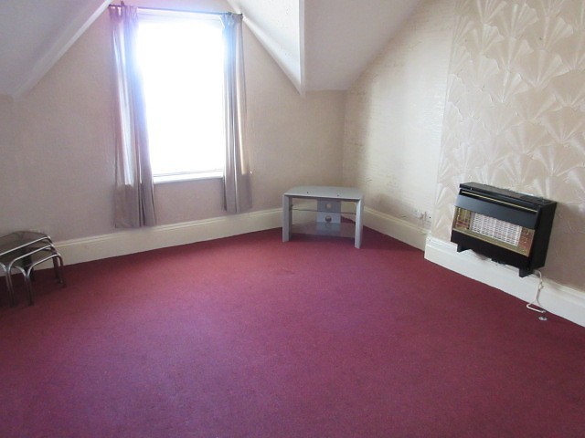  Image of 1 bedroom Flat to rent in Pen-Y-Lan Road Cardiff CF24 at Flat 6  Cardiff, CF24 3PF
