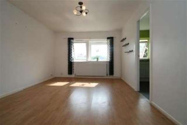  Image of 2 bedroom Flat to rent in Pennycroft Pixton Way Forestdale Croydon CR0 at Croydon, CR0 9LL