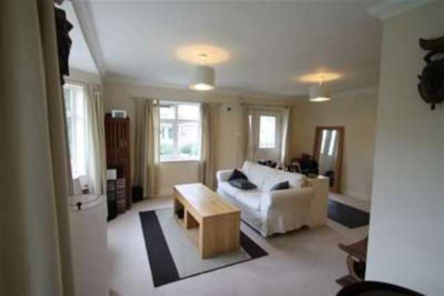  Image of 1 bedroom Flat to rent in Penwortham Road Sanderstead South Croydon CR2 at South Croydon, CR2 0QU