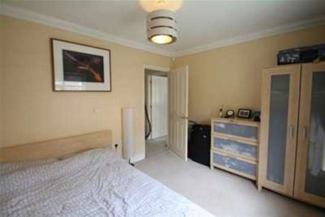  Image of 1 bedroom Flat to rent in Penwortham Road Sanderstead South Croydon CR2 at South Croydon, CR2 0QU