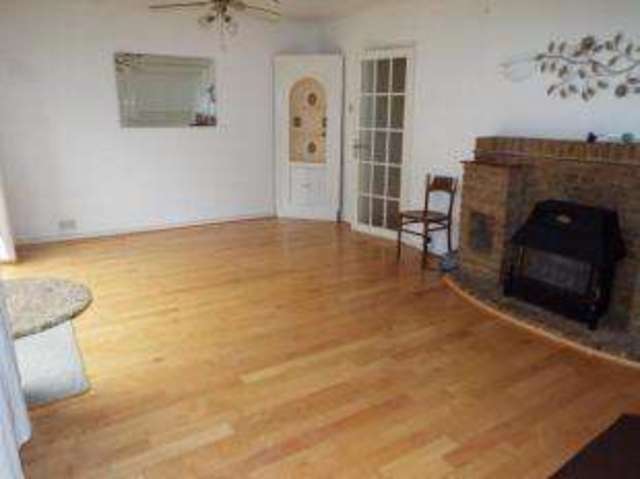  Image of 3 bedroom Semi-Detached house for sale in Percheron Drive Luton LU4 at Luton Bedfordshire Leagrave, LU4 0PX