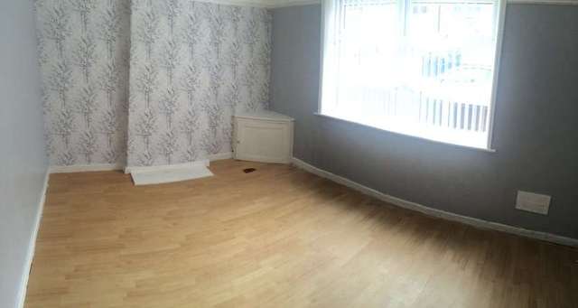  Image of 3 bedroom Semi-Detached house to rent in Perriam Road Allerton Liverpool L19 at Liverpool Merseyside, L19 4TJ