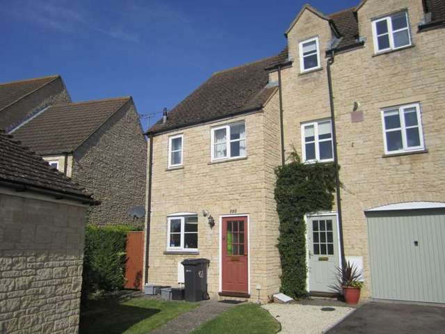  Image of 2 bedroom End of Terrace to rent in Perrinsfield Lechlade GL7 at Lechlade Gloucestershire, GL7 3SE