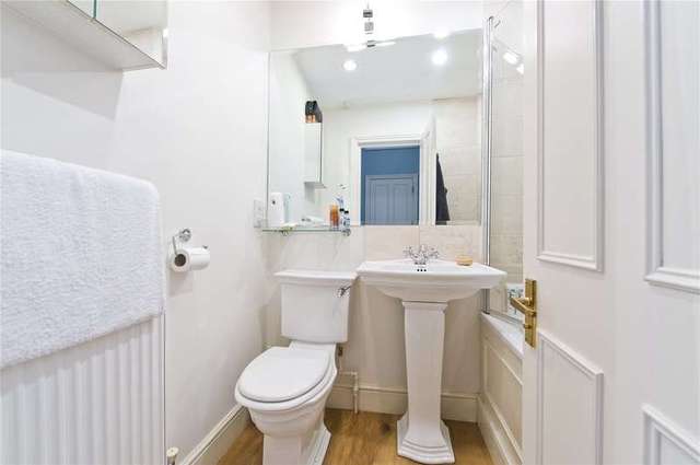  Image of 2 bedroom Flat to rent in Philbeach Gardens London SW5 at Philbeach Gardens  London, SW5 9DY