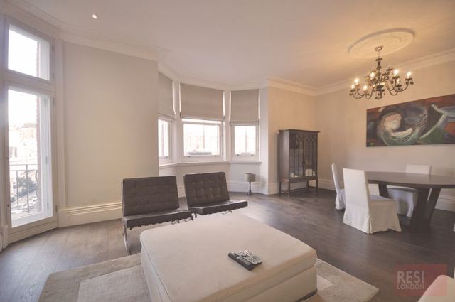  Image of 2 bedroom Flat for sale in Pont Street London SW1X at Pont Street  London, SW1X 0BH