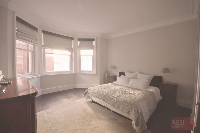  Image of 2 bedroom Flat for sale in Pont Street London SW1X at Pont Street  London, SW1X 0BH