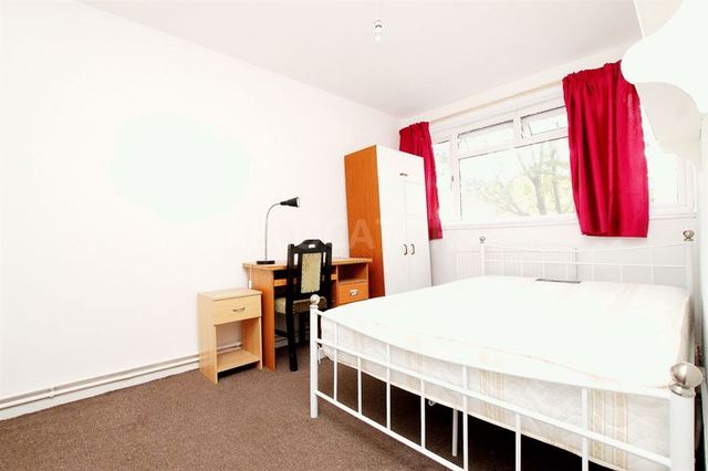  Image of 4 bedroom Flat to rent in Portelet Road London E1 at Portelet Road  London, E1 4EN