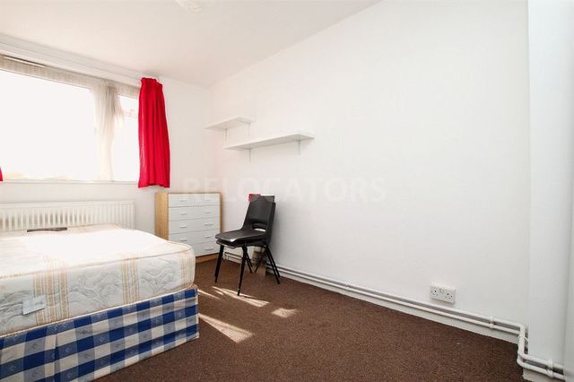  Image of 4 bedroom Flat to rent in Portelet Road London E1 at Portelet Road  London, E1 4EN