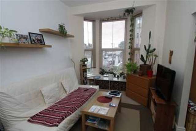 Image of 1 bedroom Flat to rent in Portland Road London SE25 at London, SE25 4UX