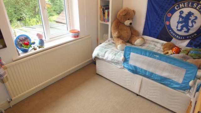  Image of 4 bedroom Semi-Detached house to rent in Primley Park Crescent Alwoodley Leeds LS17 at Primley Park Crescent  Leeds, LS17 7HY