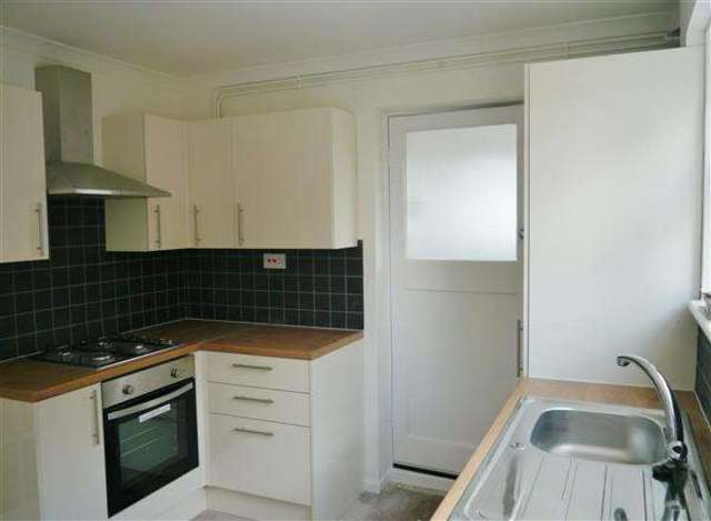  Image of 3 bedroom Semi-Detached house for sale in Queensway Grantham NG31 at Manthorpe, NG31 9RL