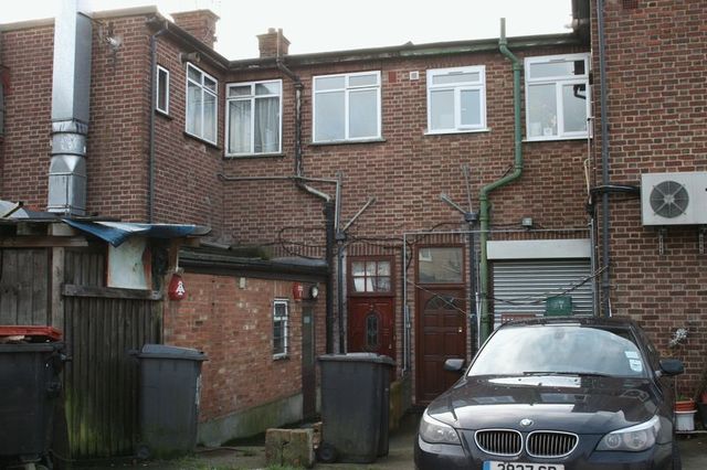  Image of 2 bedroom Flat for sale in Watford Way London NW7 at Watford Way  Mill Hill, NW7 2QJ