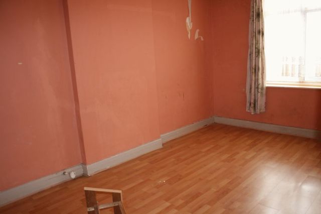  Image of 2 bedroom Flat for sale in Watford Way London NW7 at Watford Way  Mill Hill, NW7 2QJ