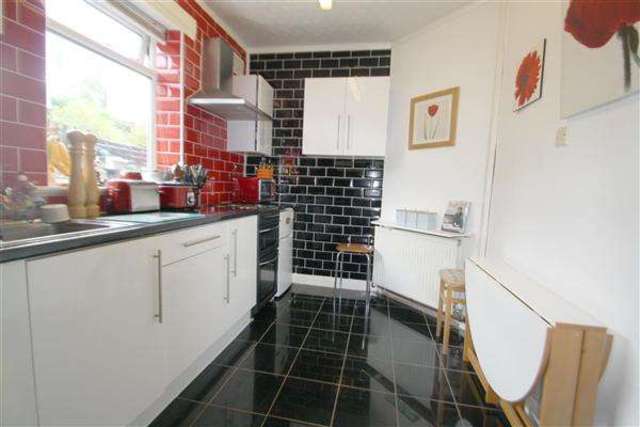  Image of 3 bedroom End of Terrace for sale in Range Bank Top Halifax HX3 at Ovenden, HX3 6JW