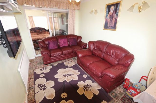  Image of 3 bedroom Semi-Detached house for sale in Ravenhurst Road Braunstone Leicester LE3 at Ravenhurst Road  Leicester, LE3 2PU