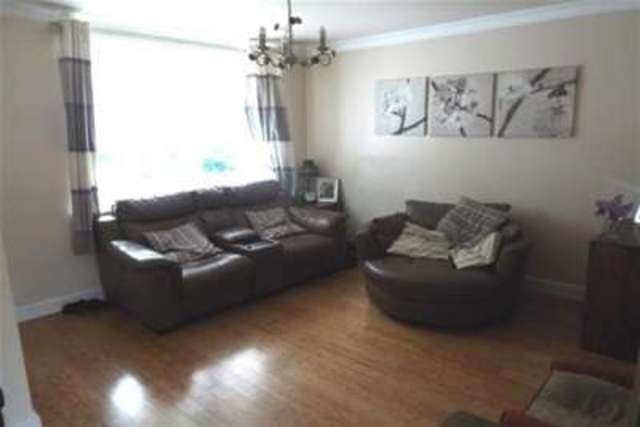  Image of 3 bedroom Detached house to rent in Rayleigh Road Hutton Brentwood CM13 at Brentwood, CM13 1BP