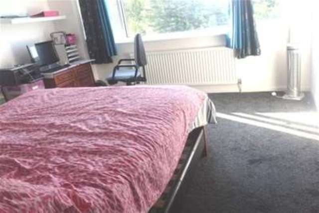  Image of 3 bedroom Terraced house to rent in Regency Court Brentwood CM14 at Brentwood, CM14 4LU
