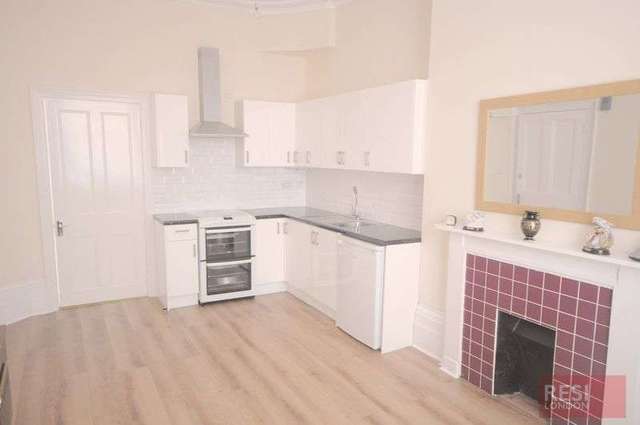  Image of Flat for sale in Regent Square London WC1H at Regent Square  London, WC1H 8HZ