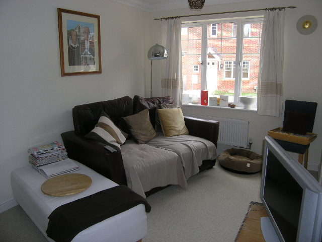  Image of 2 bedroom Semi-Detached house to rent in Reynolds Street Fleet GU51 at Fleet, GU51 1LG