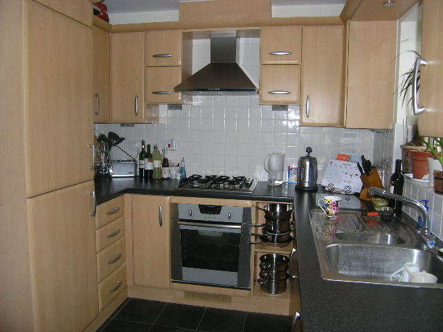  Image of 2 bedroom Semi-Detached house to rent in Reynolds Street Fleet GU51 at Fleet, GU51 1LG