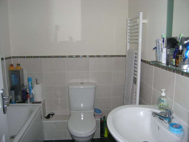  Image of 2 bedroom Semi-Detached house to rent in Reynolds Street Fleet GU51 at Fleet, GU51 1LG