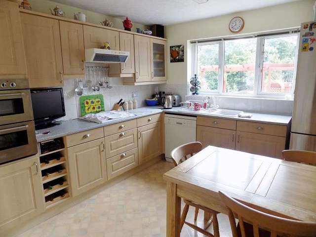  Image of 4 bedroom Detached house for sale in Rhodfa Ceirios Pen-Y-Fai Bridgend CF31 at Rhodfa Ceirios  Pen-y-fai, CF31 4GG