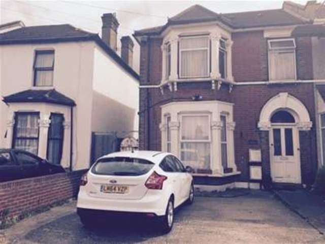  Image of 2 bedroom Flat to rent in Richmond Road Ilford IG1 at Richmond Road  Ilford, IG1 1JY
