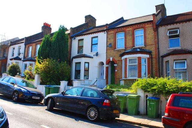  Image of House Share to rent in Riverdale Road London SE18 at Plumstead, SE18 1NZ