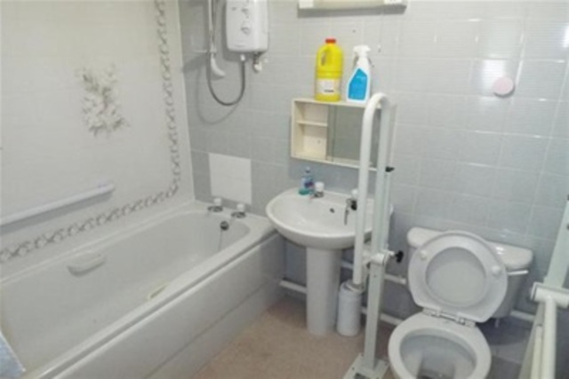 Image of 3 bedroom Flat to rent in Roaches Court Norwich NR3 at Norwich, NR3 1HJ