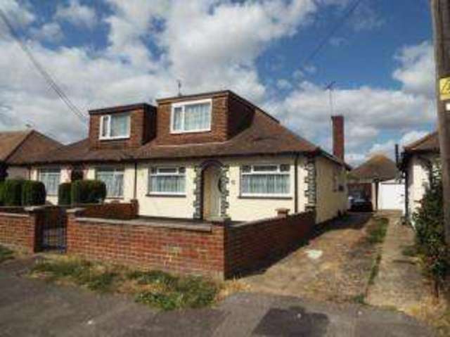  Image of 4 bedroom Bungalow for sale in Sutton Court Drive Rochford SS4 at Rochford Essex Great Stambridge, SS4 1HZ