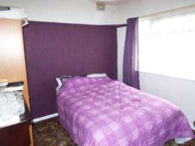  Image of 4 bedroom Bungalow for sale in Sutton Court Drive Rochford SS4 at Rochford Essex Great Stambridge, SS4 1HZ