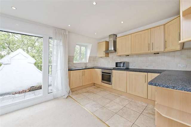  Image of 2 bedroom Flat for sale in Rocks Lane London SW13 at Rocks Lane  London, SW13 0DB