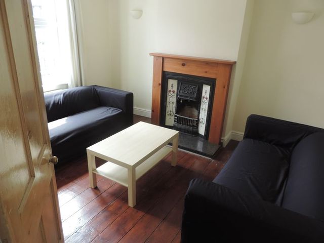  Image of 5 bedroom Terraced house to rent in Romsey Road Winchester SO22 at Romsey Road  Winchester, SO22 5DL
