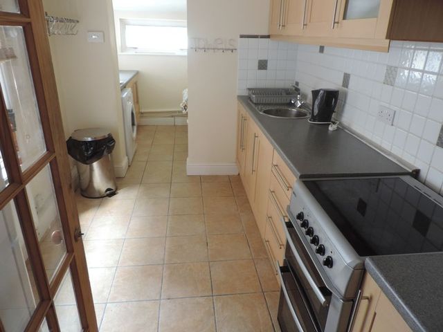  Image of 5 bedroom Terraced house to rent in Romsey Road Winchester SO22 at Romsey Road  Winchester, SO22 5DL