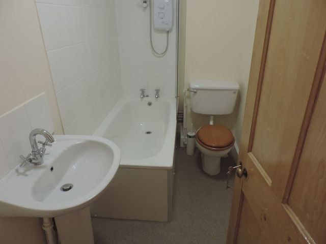  Image of 5 bedroom Terraced house to rent in Romsey Road Winchester SO22 at Romsey Road  Winchester, SO22 5DL