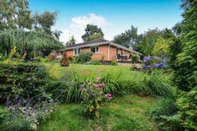  Image of 2 bedroom Bungalow for sale in Rose Cottage Drive Huthwaite Sutton-in-Ashfield NG17 at Huthwaite Sutton-in-Ashfield Huthwaite, NG17 2RU