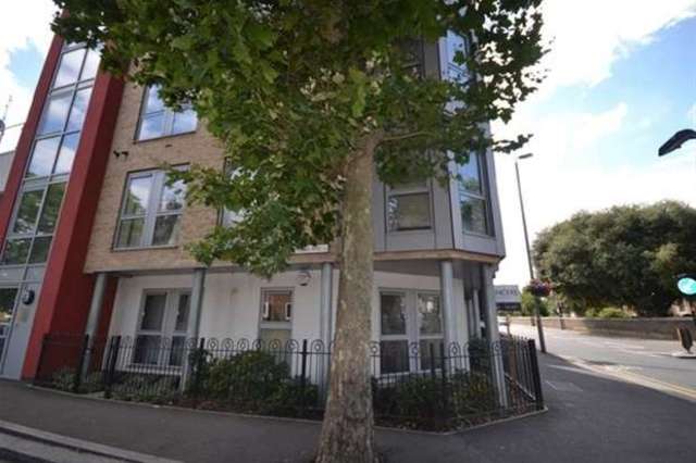  Image of 2 bedroom Flat to rent in Rosedene Terrace London E10 at London, E10 5RX