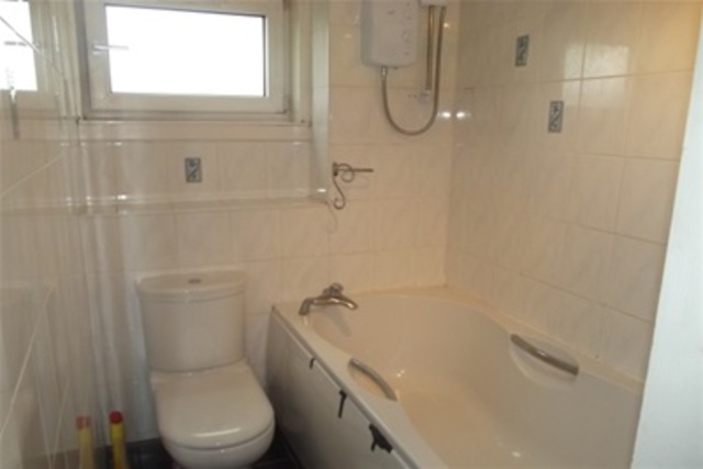  Image of 3 bedroom Flat to rent in Rosemount Street Glasgow G21 at Royston Glasgow Glasgow, G21 2JY