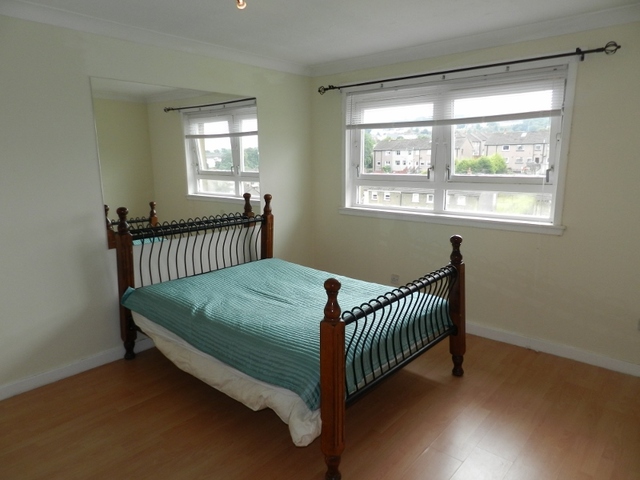  Image of 3 bedroom Flat to rent in Rowantree Gardens Rutherglen Glasgow G73 at Burnside Glasgow Glasgow, G73 4ND