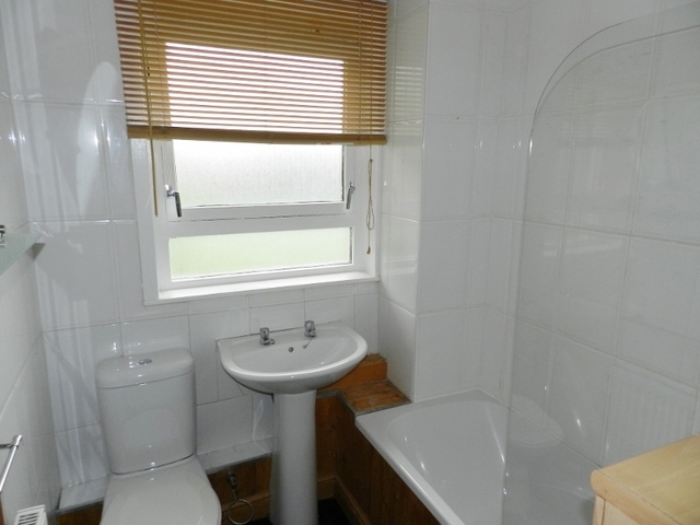  Image of 3 bedroom Flat to rent in Rowantree Gardens Rutherglen Glasgow G73 at Burnside Glasgow Glasgow, G73 4ND