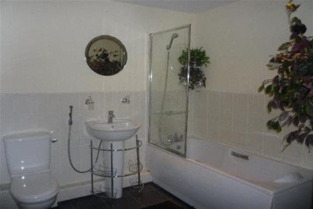  Image of 3 bedroom Flat to rent in Westfield Terrace Sheffield S1 at Sheffield, S1 4GG
